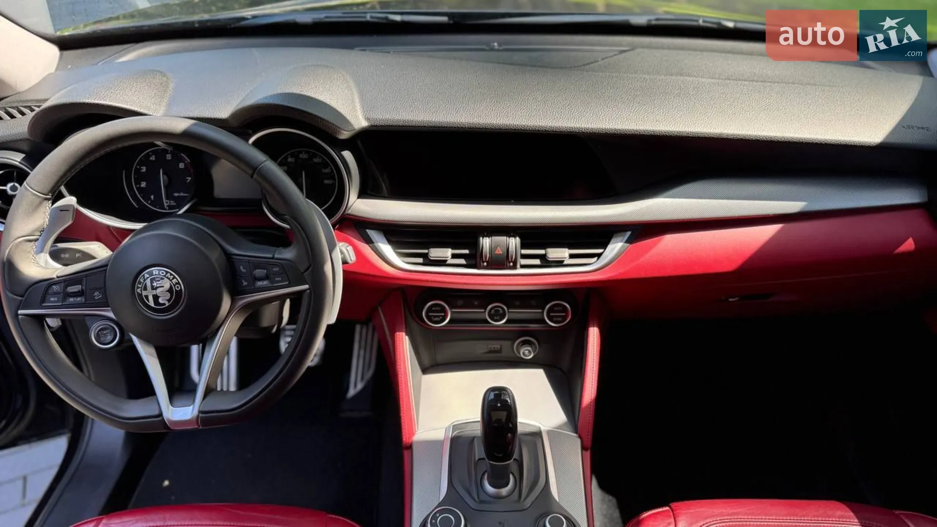 2019 Alfa Romeo Stelvio - мініатюра 14