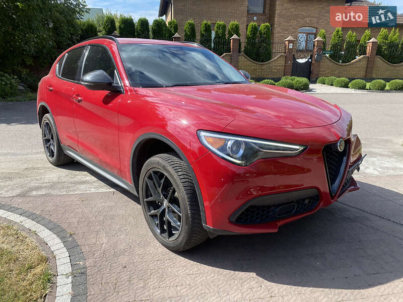 Alfa Romeo Stelvio 2021