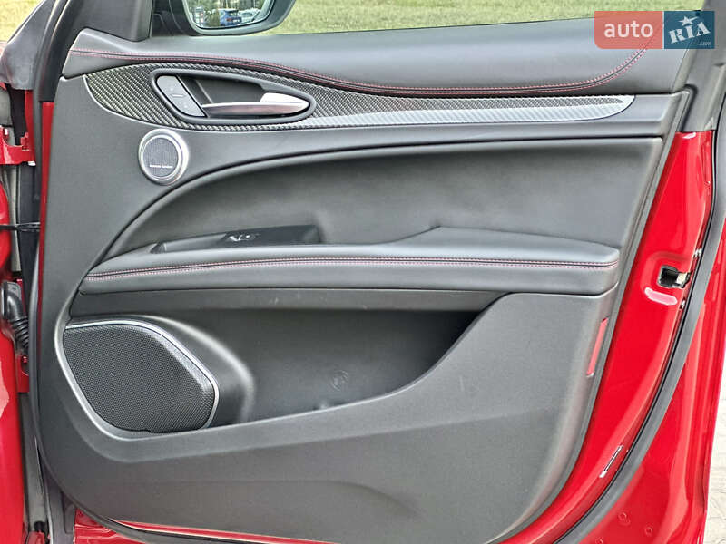 Позашляховик / Кросовер Alfa Romeo Stelvio 2018 в Києві