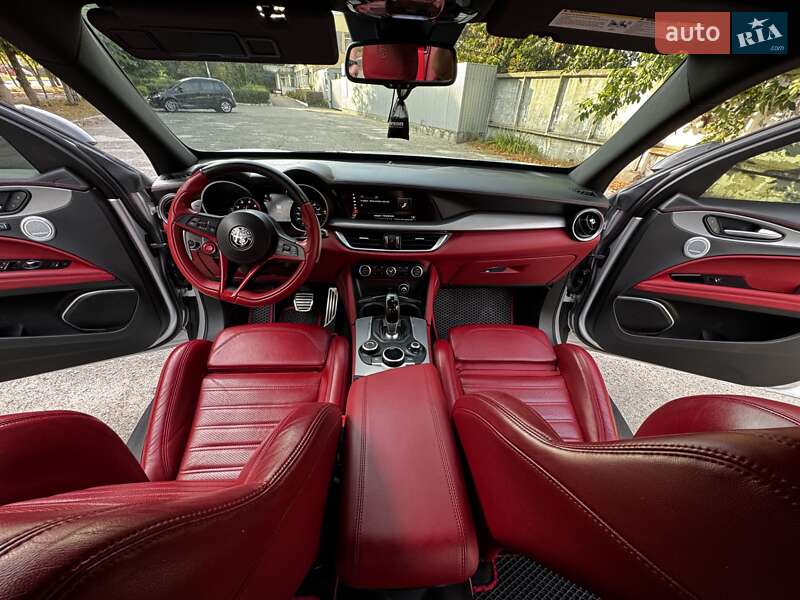 Внедорожник / Кроссовер Alfa Romeo Stelvio 2018 в Киеве