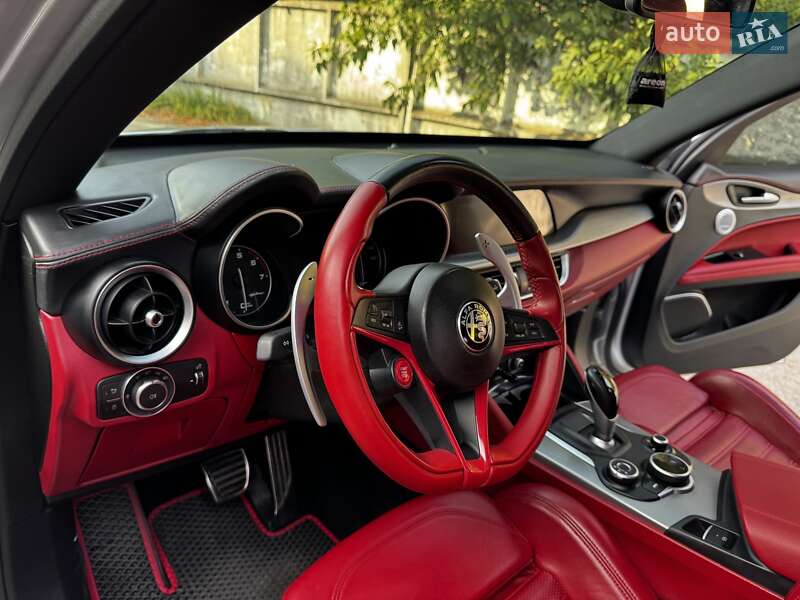 Внедорожник / Кроссовер Alfa Romeo Stelvio 2018 в Киеве