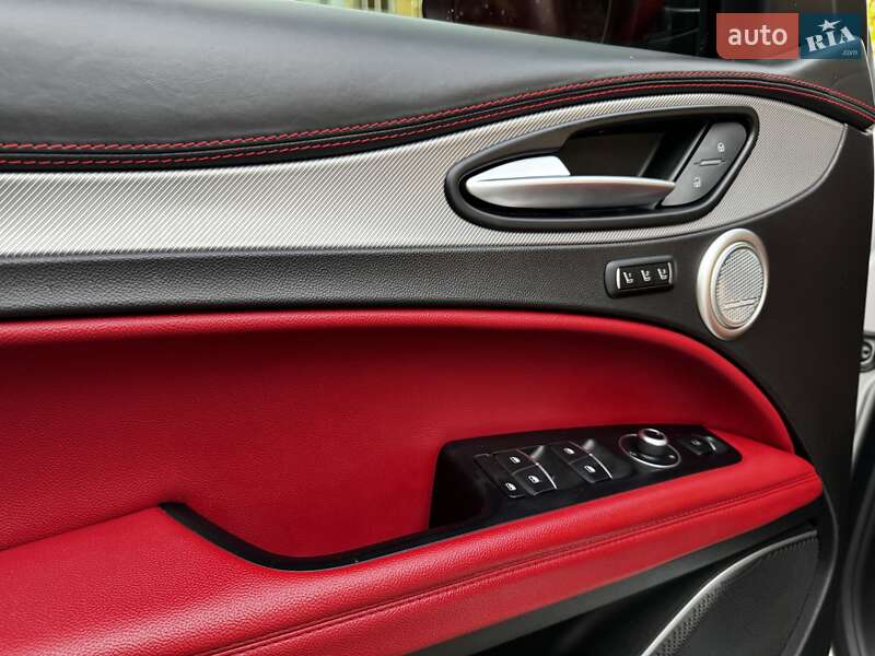 Внедорожник / Кроссовер Alfa Romeo Stelvio 2018 в Киеве