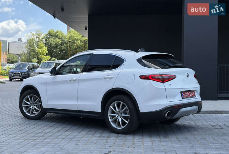 Внедорожник / Кроссовер Alfa Romeo Stelvio 2017 в Львове