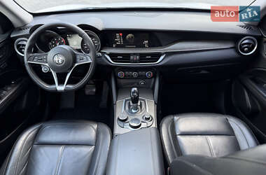 Внедорожник / Кроссовер Alfa Romeo Stelvio 2017 в 