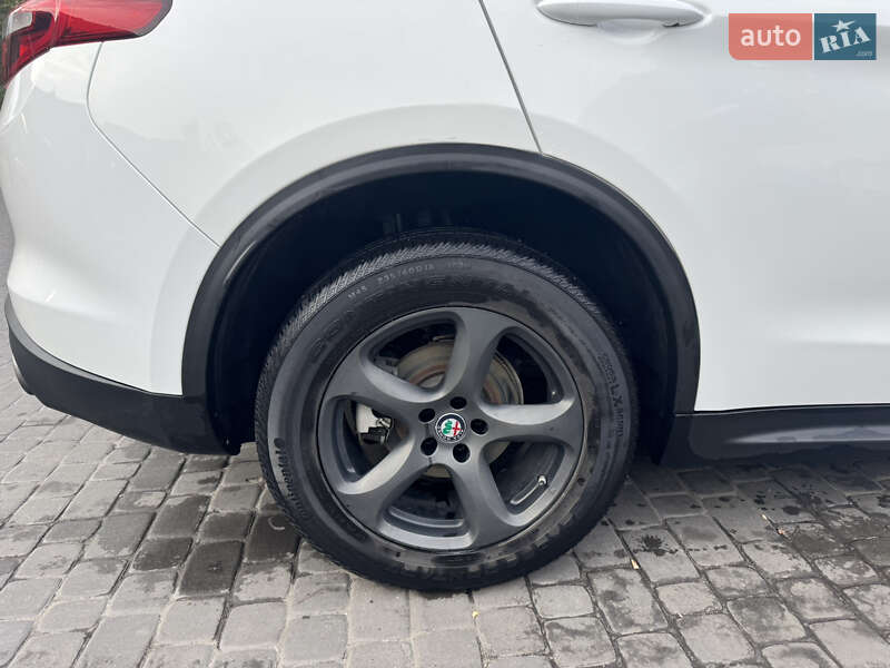 Внедорожник / Кроссовер Alfa Romeo Stelvio 2017 в Кременчуге