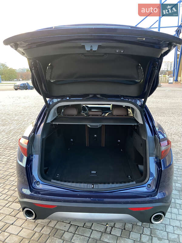 Внедорожник / Кроссовер Alfa Romeo Stelvio 2017 в Харькове фото 31 Внедорожник / Кроссовер Alfa Romeo Stelvio 2017 в Харькове