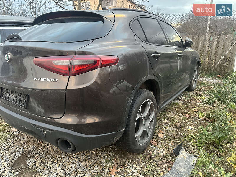 Alfa Romeo Stelvio 2017