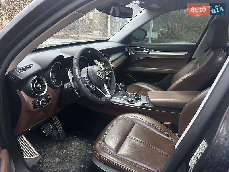 Внедорожник / Кроссовер Alfa Romeo Stelvio 2017 в Ивано-Франковске фото 3 Внедорожник / Кроссовер Alfa Romeo Stelvio 2017 в Ивано-Франковске