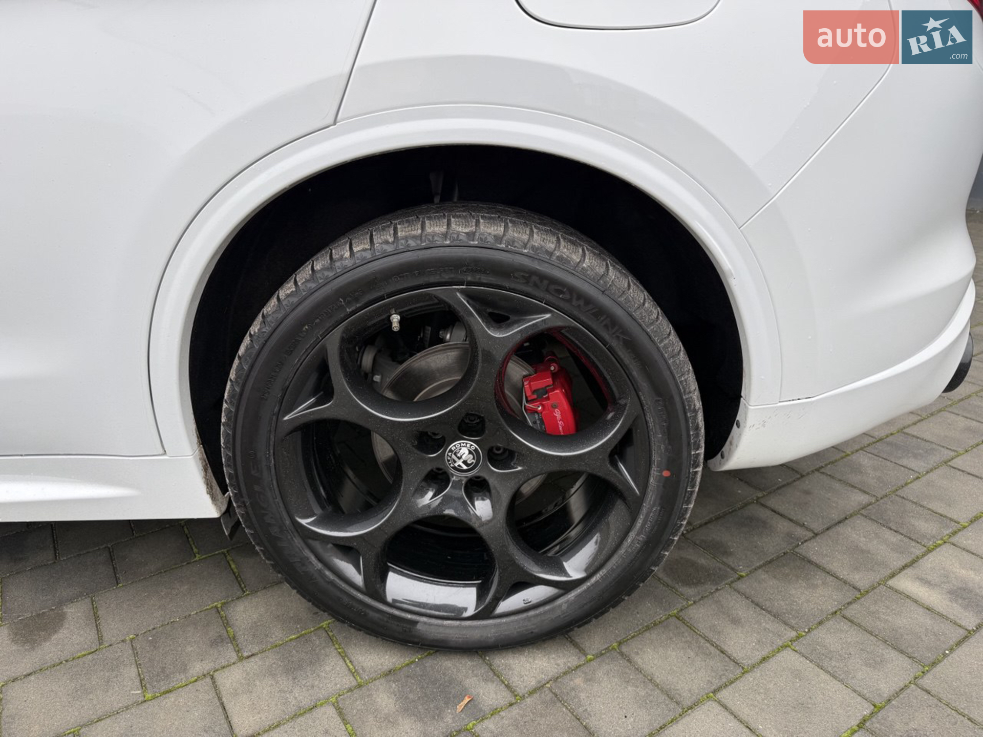 2022 Alfa Romeo Stelvio - мініатюра 11