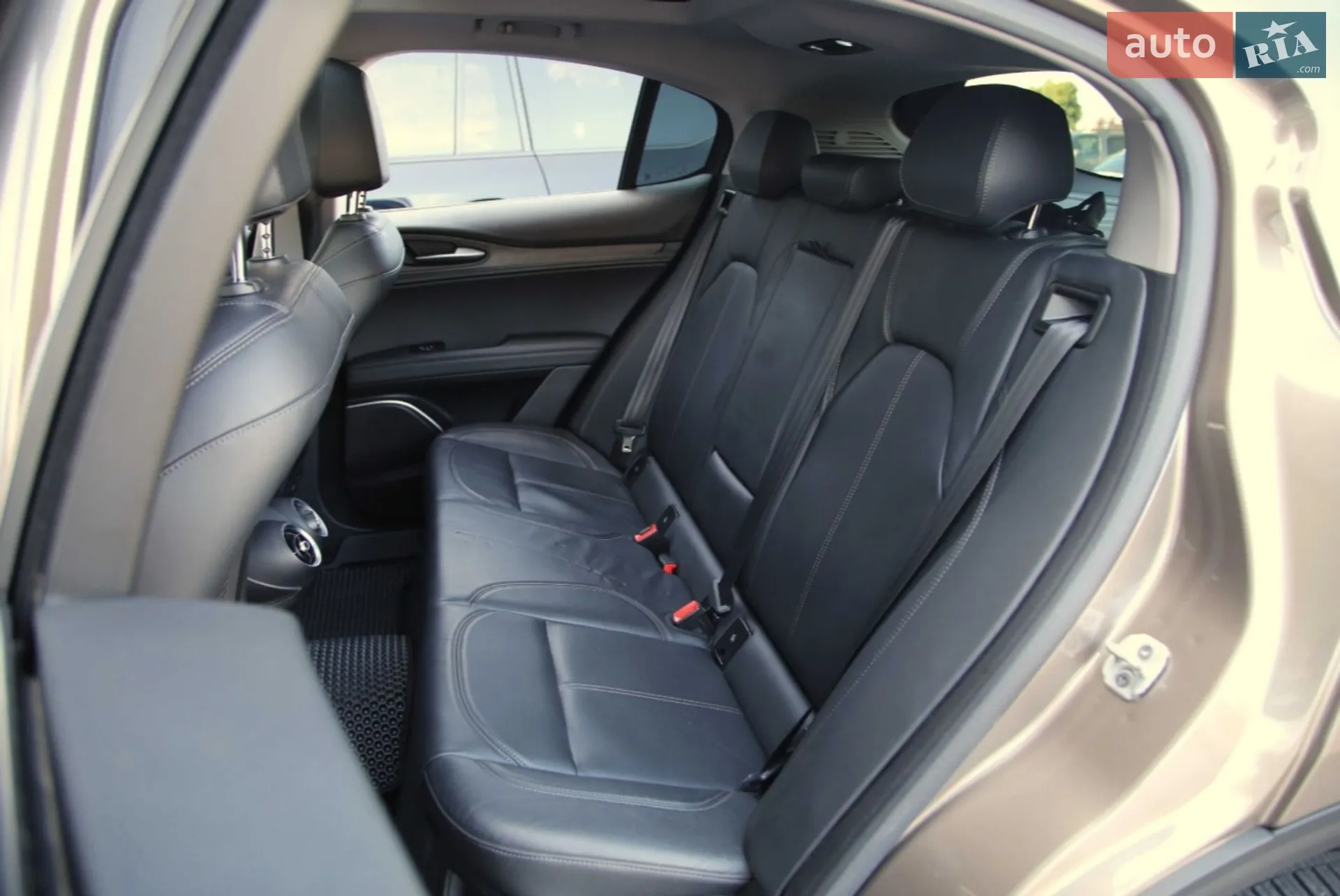 2019 Alfa Romeo Stelvio - мініатюра 10