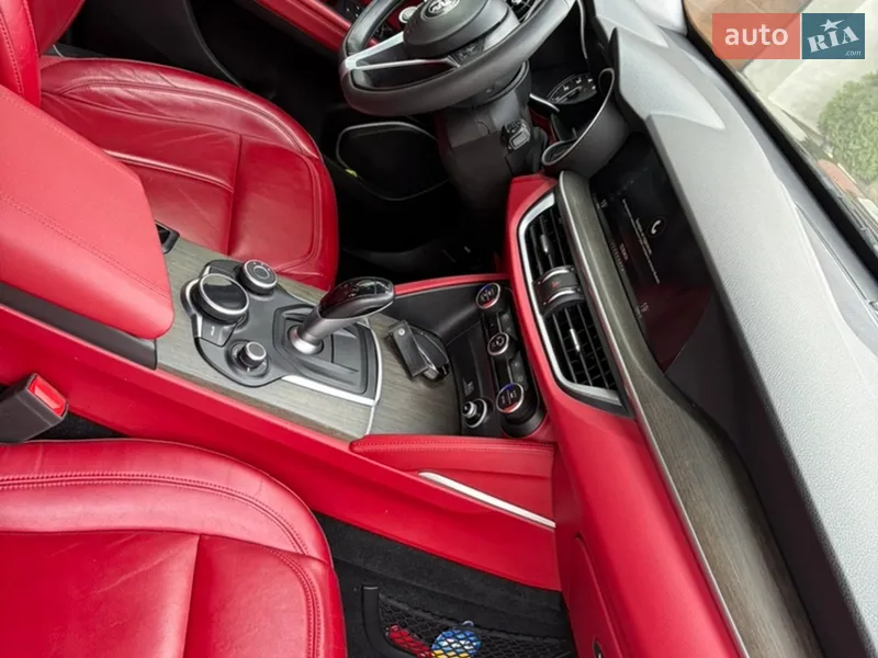 Alfa Romeo Stelvio 2019 VIN ZASPAKBN3K7C51418 фото оголошення 16 з 60