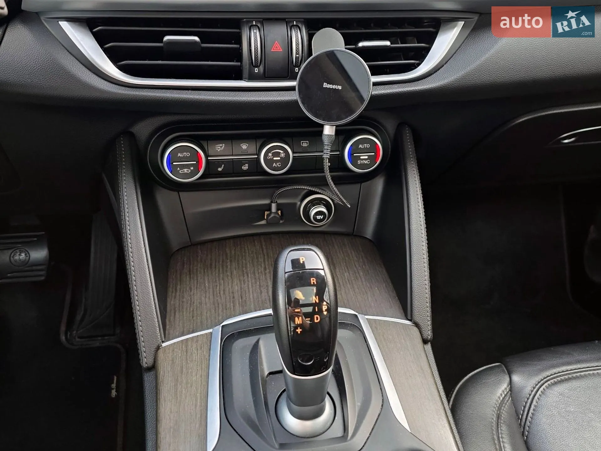 2019 Alfa Romeo Stelvio - мініатюра 12