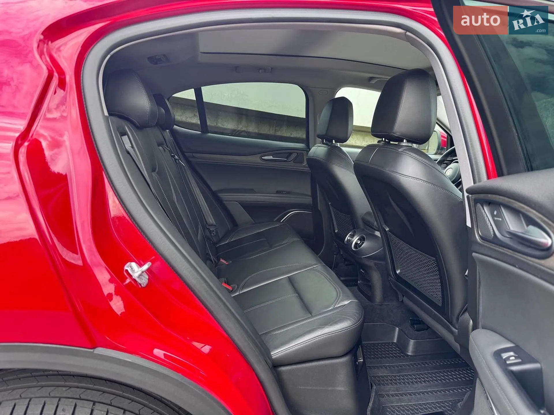 2018 Alfa Romeo Stelvio - мініатюра 28