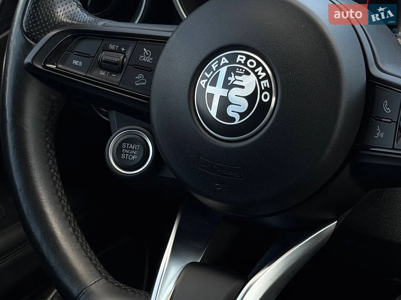 2020 Alfa Romeo Stelvio - мініатюра 39