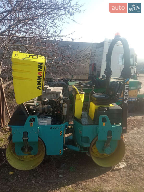 Дорожный каток Ammann AV 2010 в Николаеве