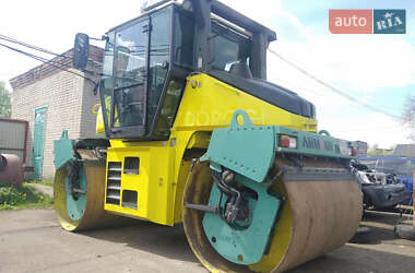 Асфальтоукладчик Ammann AV 2010 в Олиці
