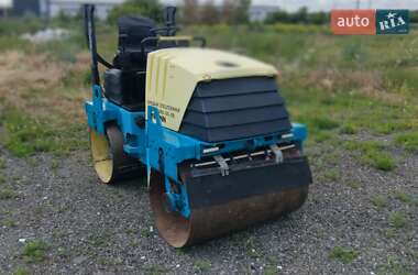 Дорожній каток Ammann AV 2010 в Борисполі
