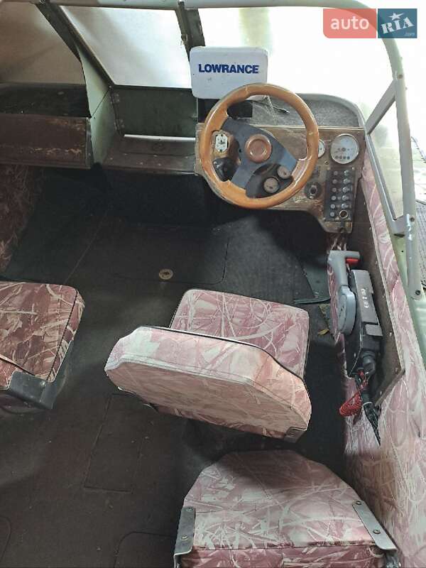 Катер Амур 2 1988 в Каневі