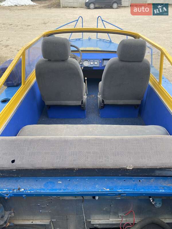 Катер Амур 3 1981 в Городенке