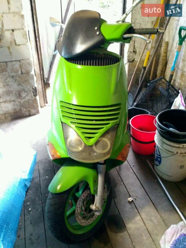 Скутер Aprilia Leonardo 250 2000 в 