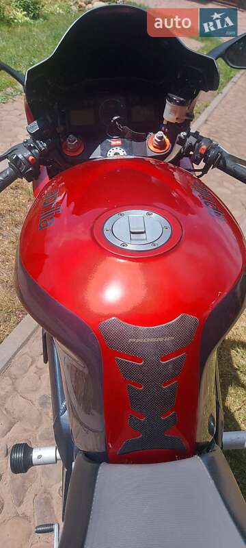 Спортбайк Aprilia SL 2004 в Кіцмані