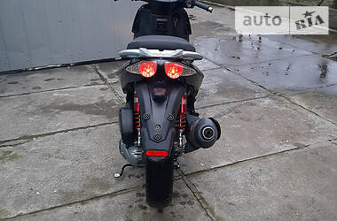 Скутер Aprilia Sportcity 2013 в 