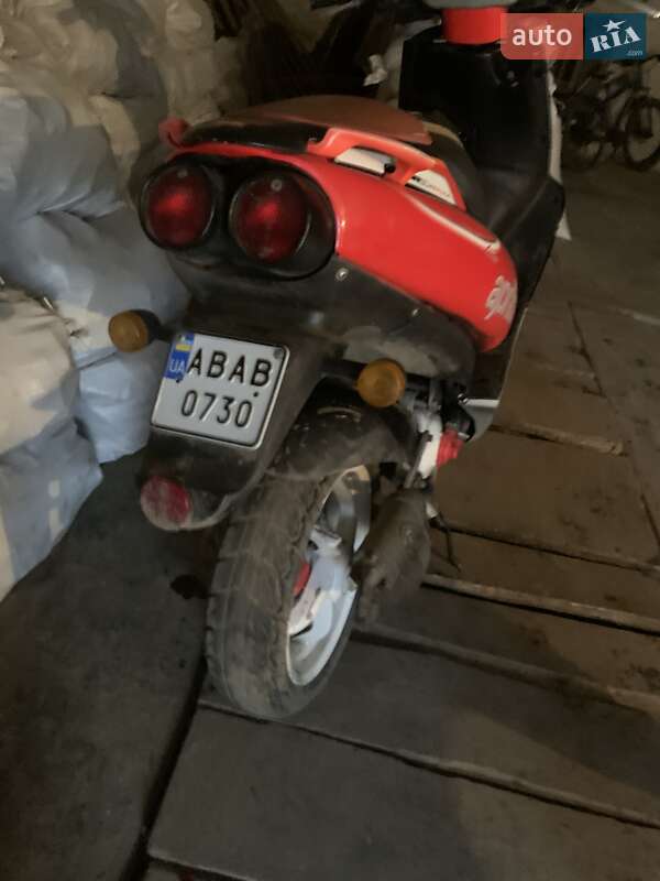 Грузовые мотороллеры, мотоциклы, скутеры, мопеды Aprilia SR 2000 в Литине