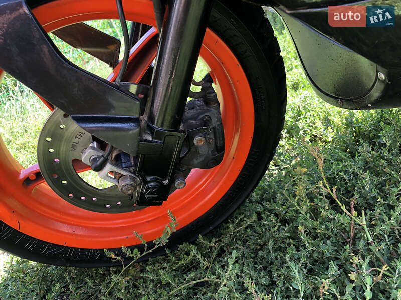 Скутер Aprilia SR 1999 в Знам'янці