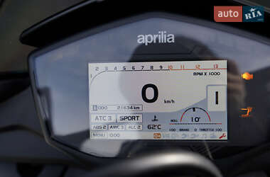 Мотоцикл Без обтекателей (Naked bike) Aprilia Tuono V4 1100 2018 в 
