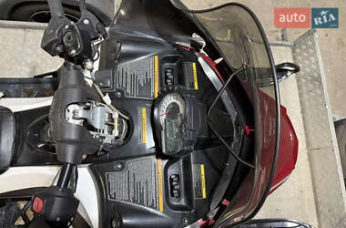 Гірські снігоходи Arctic cat TZ1 2011 в 