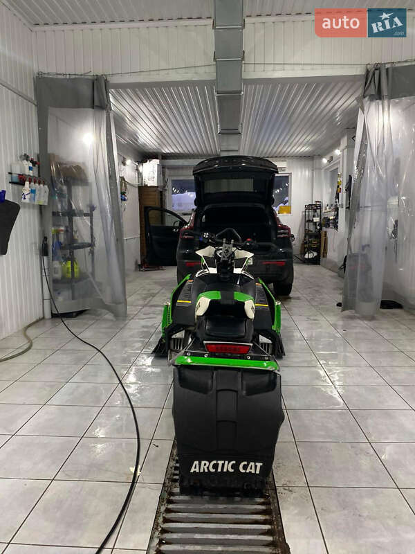 Спортивные снегоходы Arctic cat XF 2012 в Львове