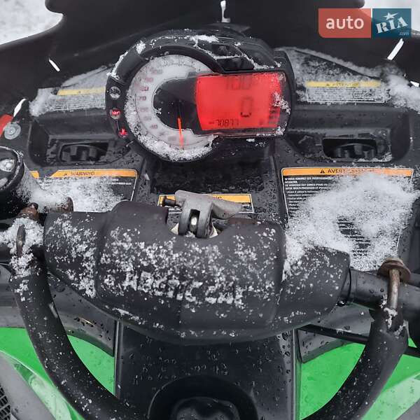 Горные снегоходы Arctic cat Z1 2010 в Рахове