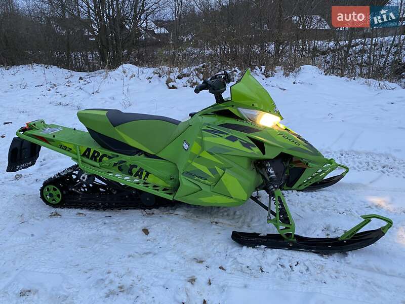 Спортивные снегоходы Arctic cat ZR 2016 в Черновцах