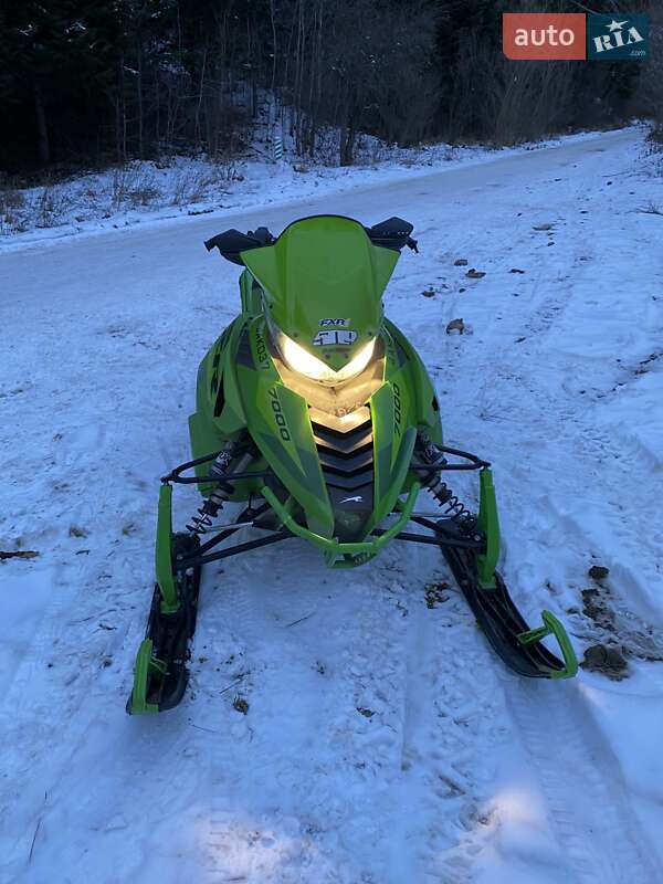 Спортивные снегоходы Arctic cat ZR 2016 в Черновцах