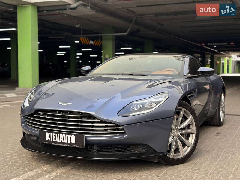 Aston Martin DB11 2017