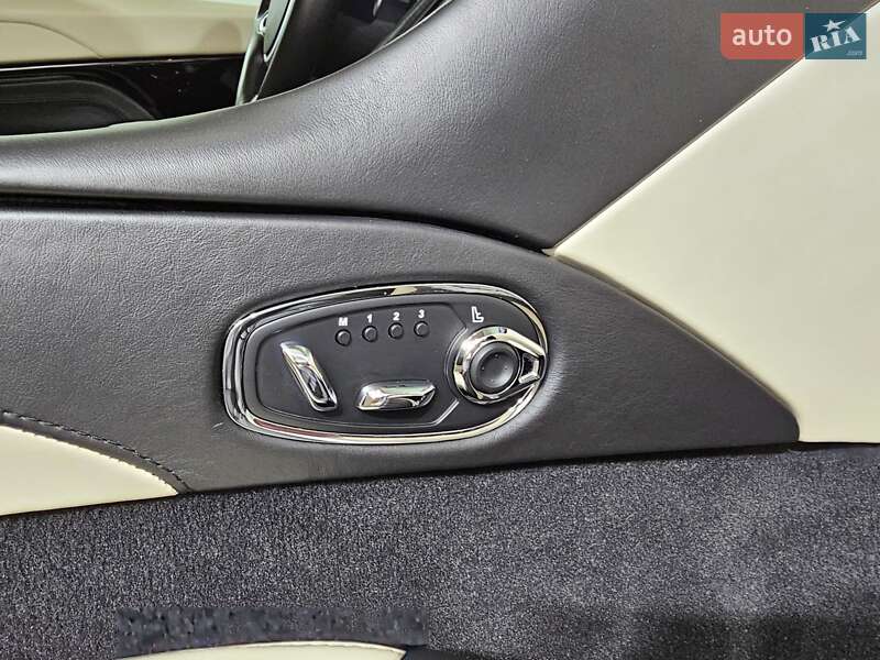 Купе Aston Martin DB11 2018 в Киеве