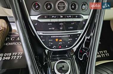 Купе Aston Martin DB11 2018 в 