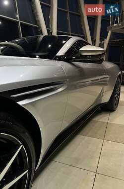 Купе Aston Martin DB11 2018 в 