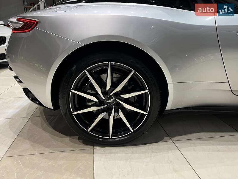 Купе Aston Martin DB11 2018 в Києві