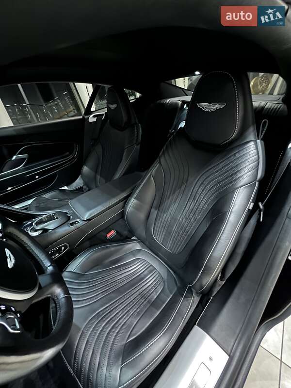 Купе Aston Martin DB11 2018 в Киеве