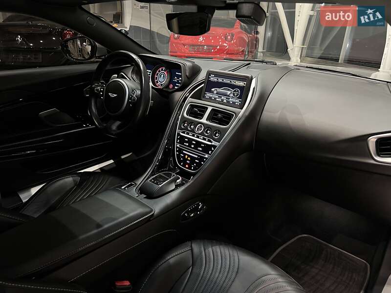 Купе Aston Martin DB11 2018 в Києві