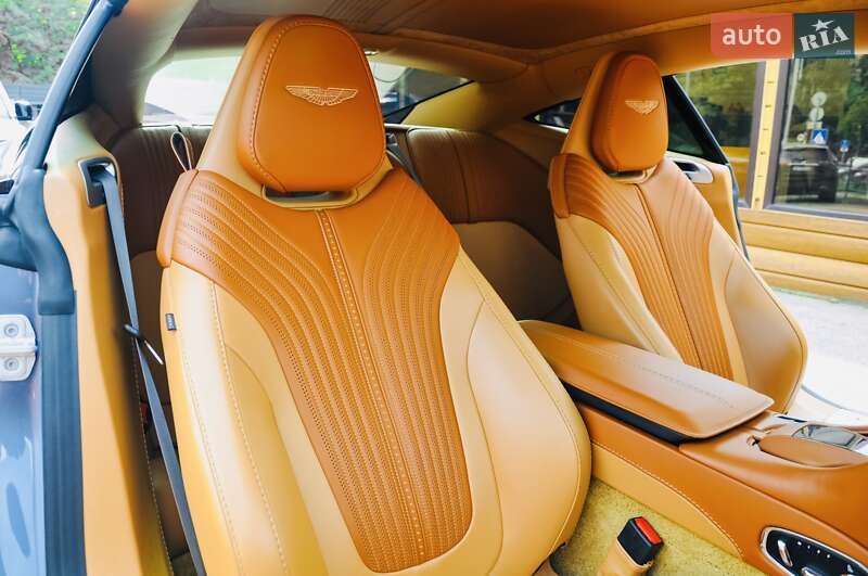 Купе Aston Martin DB11 2017 в Киеве