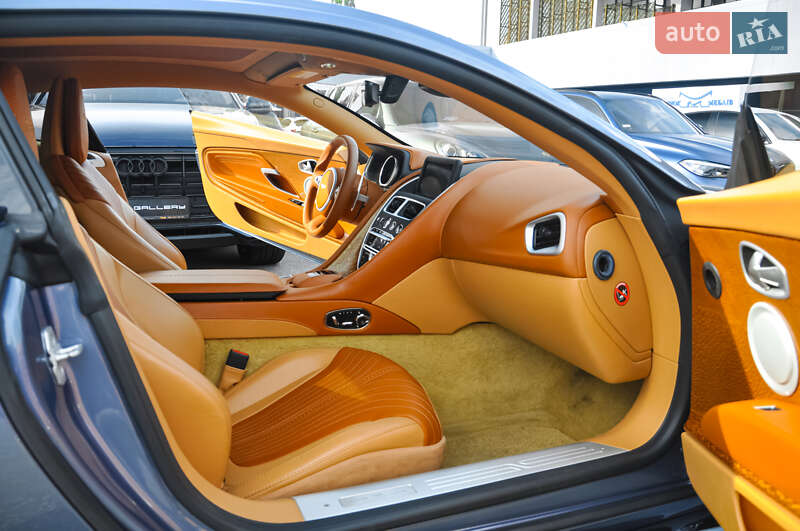 Купе Aston Martin DB11 2017 в Киеве