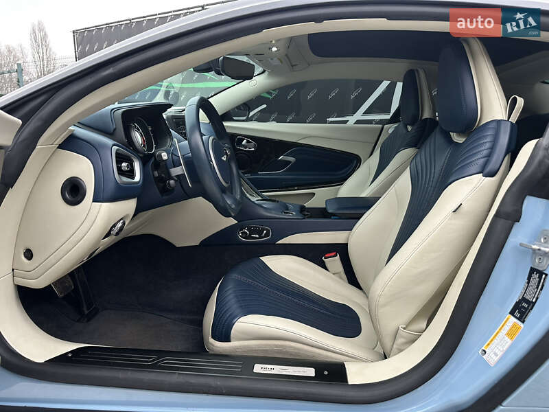 Купе Aston Martin DB11 2016 в Киеве