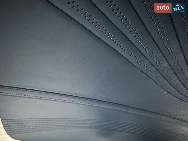 Купе Aston Martin DB11 2016 в Киеве