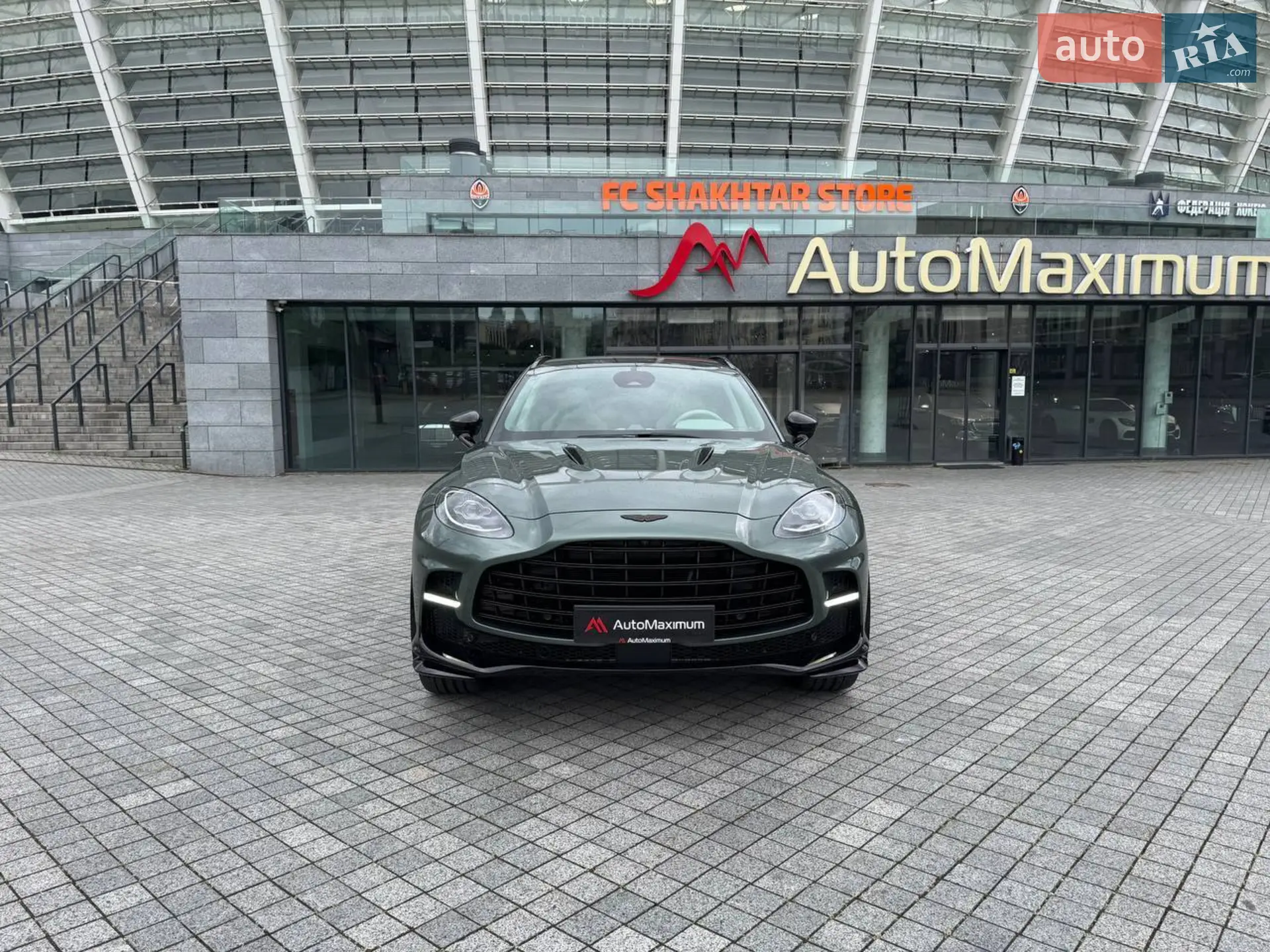 2024 Aston Martin DBX - мініатюра 2