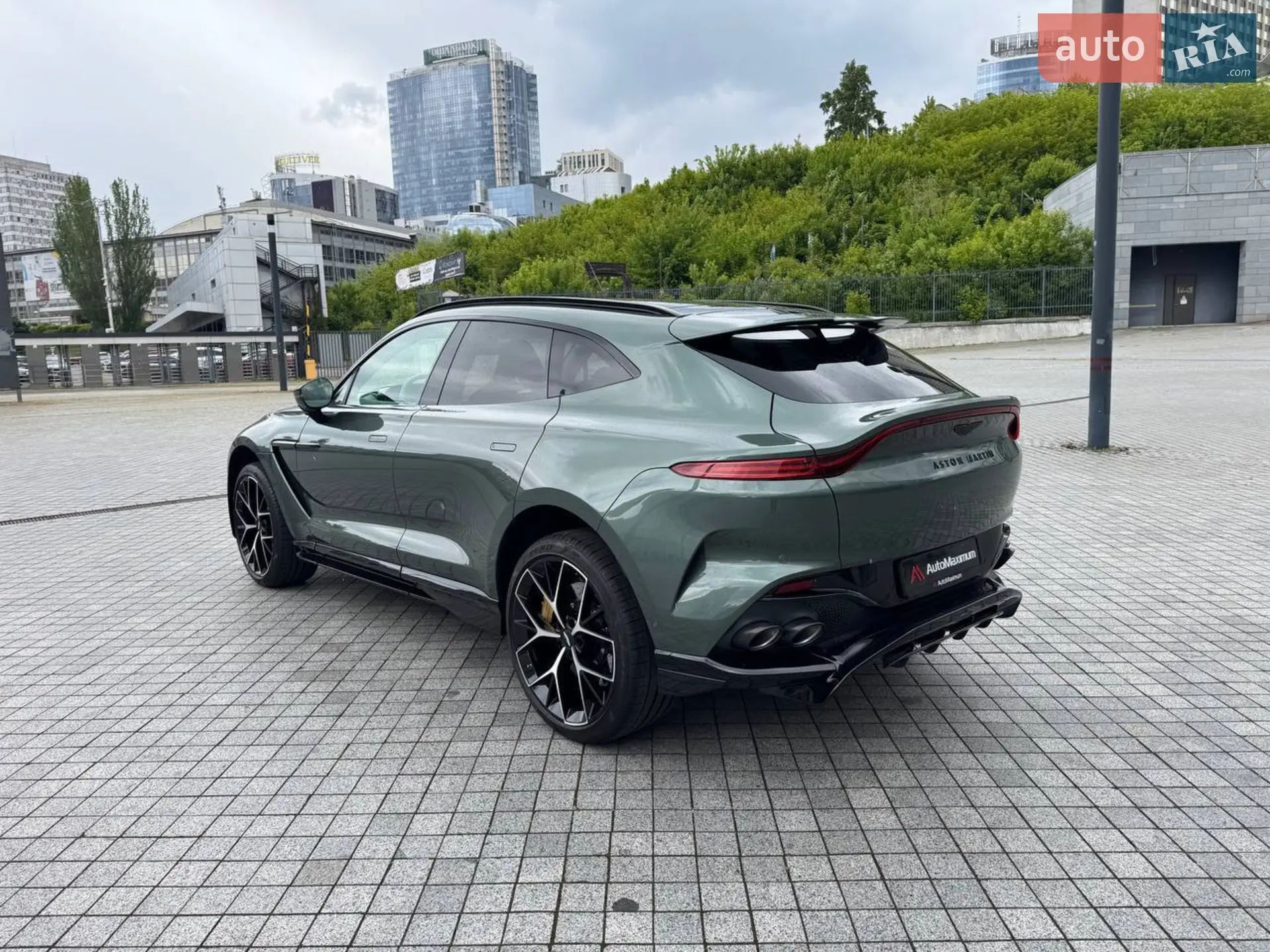 2024 Aston Martin DBX - мініатюра 5