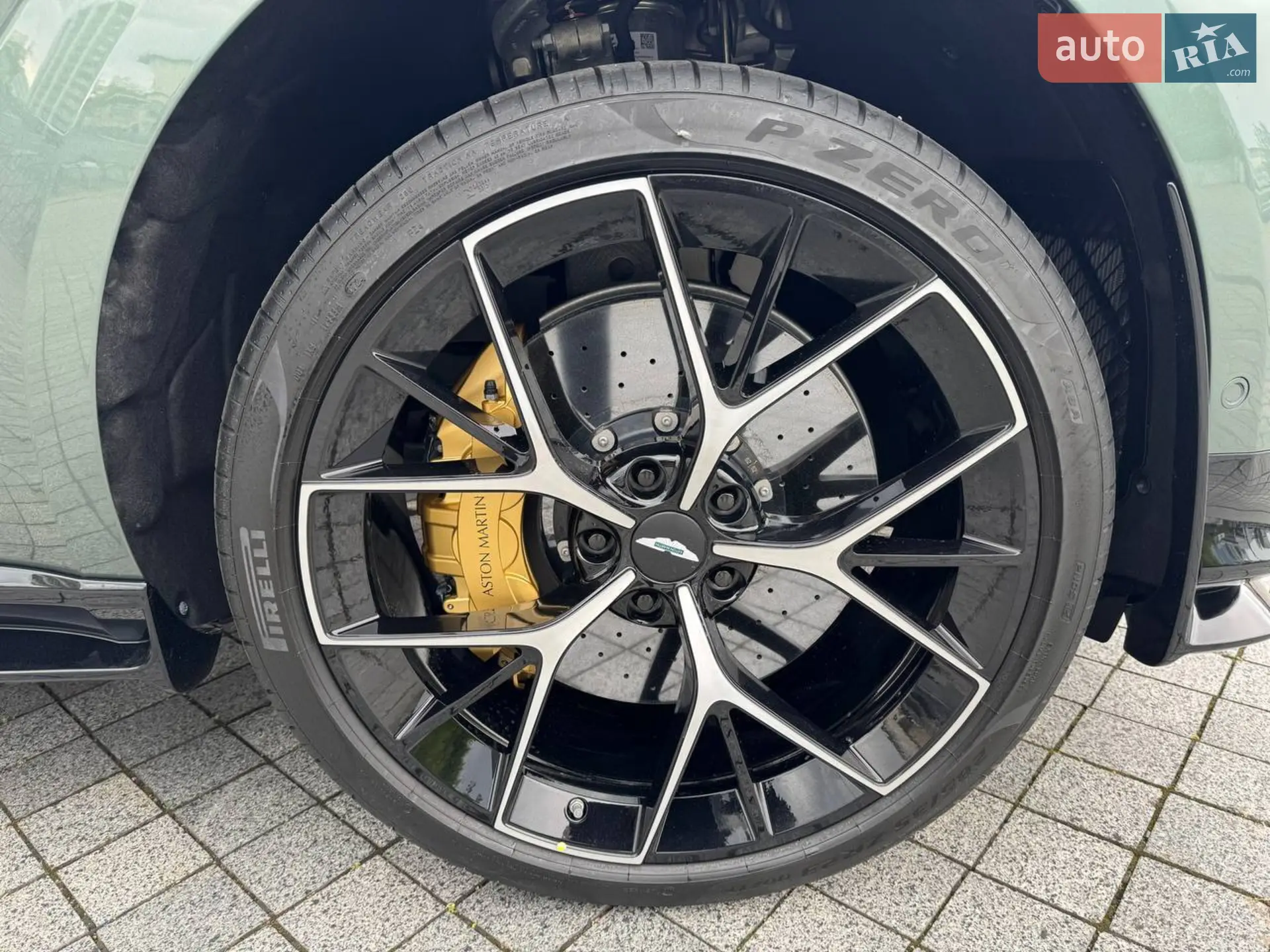 2024 Aston Martin DBX - мініатюра 9