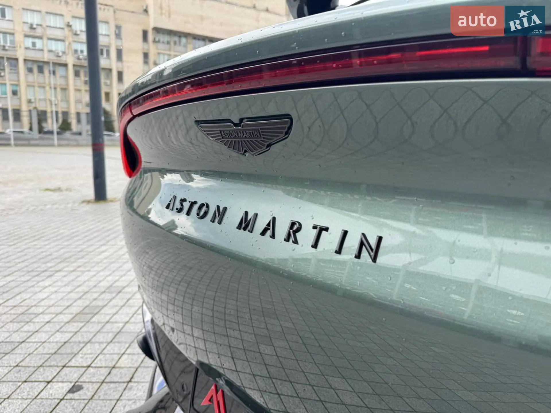 2024 Aston Martin DBX - мініатюра 12