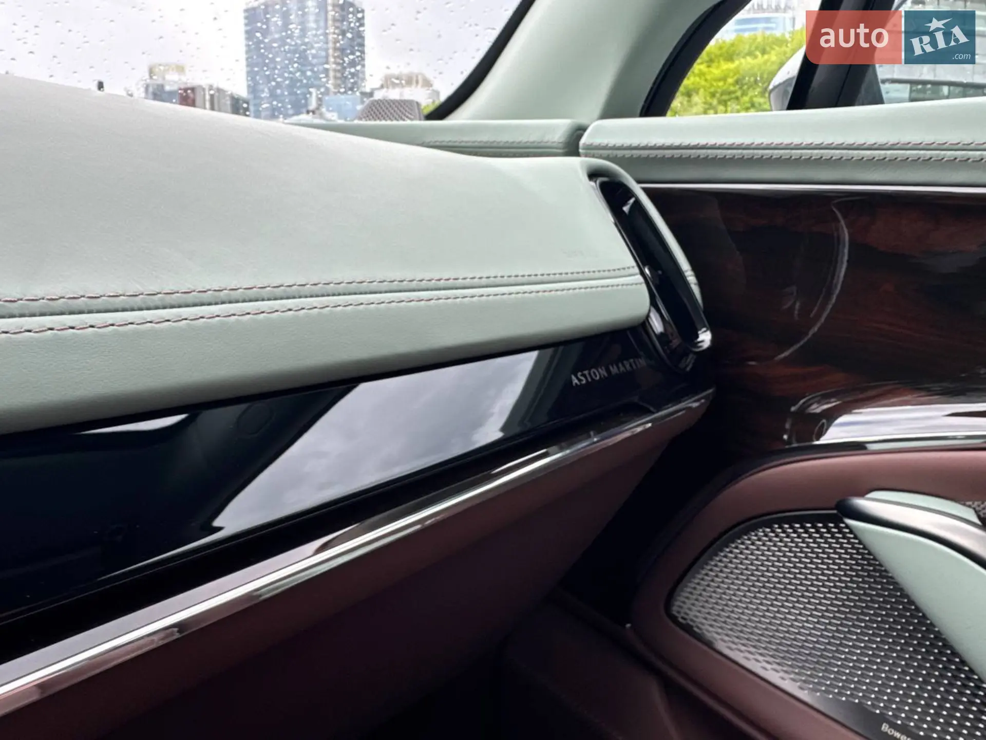 2024 Aston Martin DBX - мініатюра 29